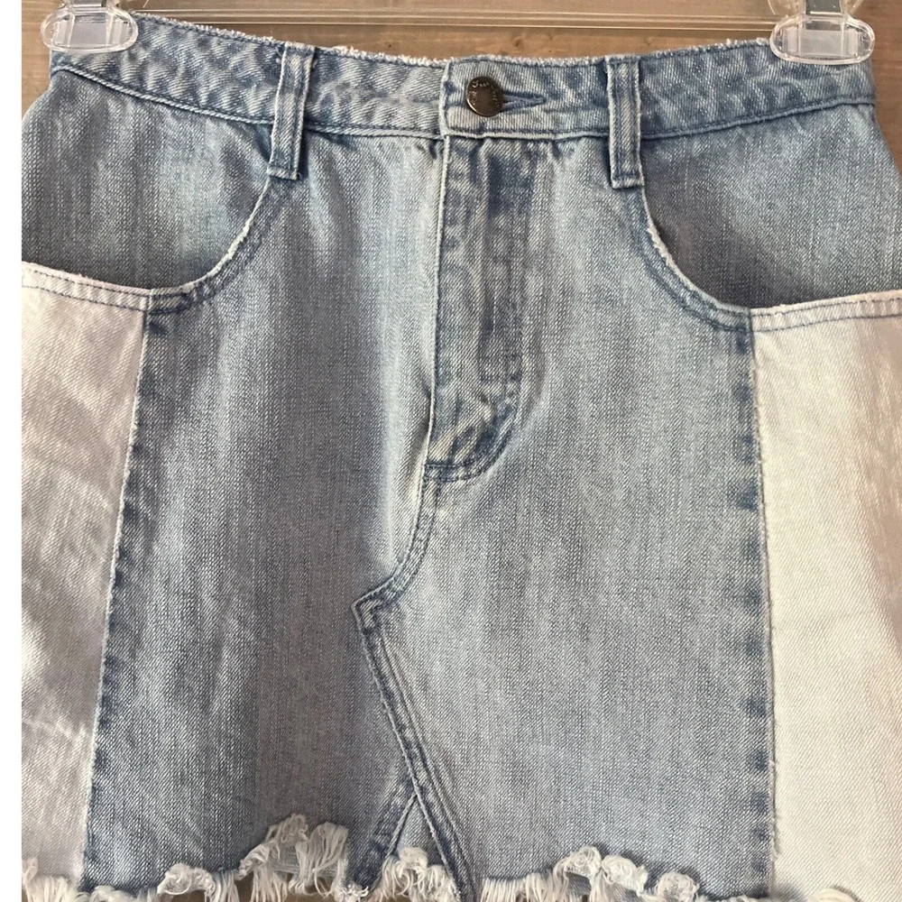 Free People Denim Mini Skirt Color Block‎ Light Wash Blue Size 4 Distressed Hem